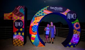A pesar del mal clima y las lluvias que marcaron gran parte de la jornada del domingo, finalmente el cielo se despejó y el Festival RICO continúa con su esperada tercera luna este domingo 15 de febrero.