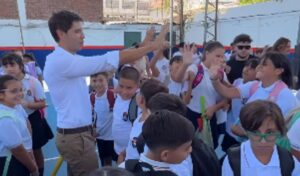 En el marco del inicio del ciclo lectivo, el intendente de San Nicolás visitó el Instituto Dámaso Valdés durante su primer día de clases. La jornada estuvo marcada por el entusiasmo de los estudiantes y docentes, que dieron comienzo a un nuevo año escolar con expectativas renovadas.