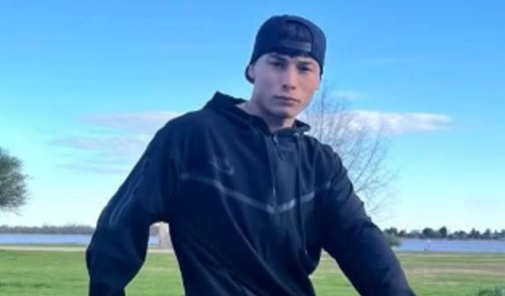 Un violento episodio generó profunda conmoción en la ciudad de Ramallo, donde un joven de 20 años, identificado como Santos Carreras, lucha por su vida tras haber sido brutalmente atacado durante una fiesta de cumpleaños de 15 años.