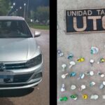 Tras una intensa persecución policial, efectivos de la Unidad Táctica de Operaciones Inmediatas (UTOI) lograron interceptar un automóvil robado en el que se trasladaban dos individuos que presuntamente comercializaban cocaína en la ciudad. El procedimiento contó con el apoyo de la Delegación Departamental de Drogas Ilícitas y permitió sacar de circulación tanto la droga como el vehículo utilizado para la actividad delictiva.