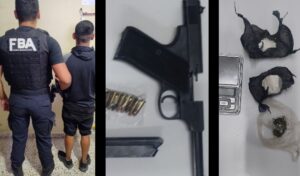 En el marco de un operativo llevado a cabo en la zona de Villa Canto, efectivos policiales del destacamento de la Emilia, lograron la aprehensión de dos individuos acusados de dedicarse a la comercialización de estupefacientes al menudeo. El procedimiento fue realizado por personal de la dependencia local junto al Comando de Patrullas.