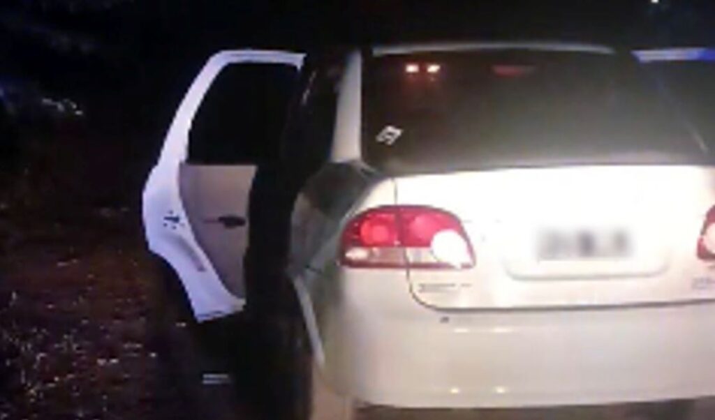 En las primeras horas de este sábado, personal de seguridad privada logró recuperar un automóvil que había sido sustraído minutos antes en el centro de la ciudad. El hecho ocurrió alrededor de las 4:30 de la madrugada y tuvo como protagonistas a trabajadores de la empresa Sherman Seguridad.