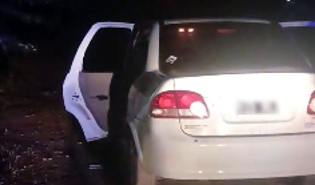 En las primeras horas de este sábado, personal de seguridad privada logró recuperar un automóvil que había sido sustraído minutos antes en el centro de la ciudad. El hecho ocurrió alrededor de las 4:30 de la madrugada y tuvo como protagonistas a trabajadores de la empresa Sherman Seguridad.