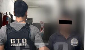 📣DETENIDO EN SAN NICOLÁS UN PRÓFUGO ACUSADO DE ABUSO SEXUAL CON ACCESO CARNAL. 🔷Un importante operativo policial permitió la detención en San Nicolás de un hombre de 32 años que se encontraba prófugo de la Justicia, acusado de abuso sexual agravado con acceso carnal por un hecho ocurrido en la provincia de Corrientes. El procedimiento se concretó el pasado 22 de abril tras una serie de tareas investigativas llevadas adelante por personal de la Comisaría Primera. 🚨Te invitamos a darle Me gusta👍y compartir↪️la publicación. 📄Link para ver el vídeo y leer la nota completa: 👇👇👇 https://quepasaensannicolas.com/detenido-en-san-nicolas-un-profugo-acusado-de-abuso-sexual-con-acceso-carnal/
