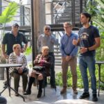 En un encuentro realizado en la Municipalidad de San Nicolás, el intendente Santiago Passaglia encabezó la entrega de 10 escrituras a familias de la ciudad, quienes a partir de ahora cuentan con el título legal de sus viviendas.