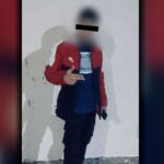 En las últimas horas surgieron nuevas versiones en torno al violento episodio ocurrido en el barrio Las Mellizas, donde un joven resultó herido de arma de fuego. Testigos presenciales del hecho aseguran que el hombre detenido por la Policía no sería el autor de los disparos, generando dudas sobre el avance de la investigación.