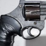 Un grave episodio de violencia familiar se registró en las últimas horas, cuando un menor de 16 años fue detenido tras intentar atentar contra la vida de su madre.