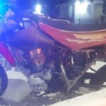 Una intensa persecución policial se registró el pasado 16 de mayo por la ciudad, luego de que dos adolescentes intentaran escapar de efectivos del Comando de Patrullas cuando iban a ser identificados mientras circulaban en una motocicleta sin patente.
