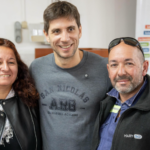 El intendente de San Nicolás de los Arroyos, Santiago Passaglia, participó de una nueva jornada de firma de escrituras junto a vecinos de distintos barrios de la ciudad, en un acto que permitió avanzar a 91 familias hacia la regularización definitiva de sus viviendas.