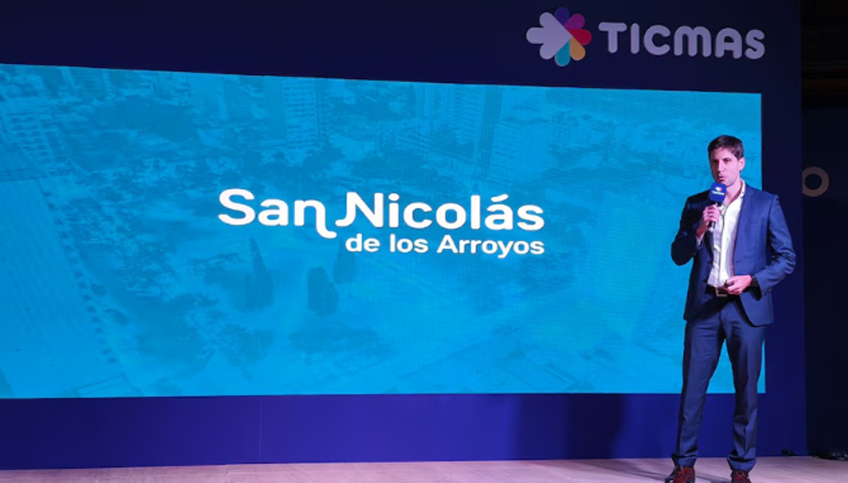 El intendente de San Nicolás de los Arroyos, Santiago Passaglia, fue invitado a disertar en la Feria Internacional del Libro de Buenos Aires, donde presentó el modelo de modernización digital implementado en la ciudad y destacó los principales avances de gestión que posicionan a San Nicolás como una referencia a nivel nacional.