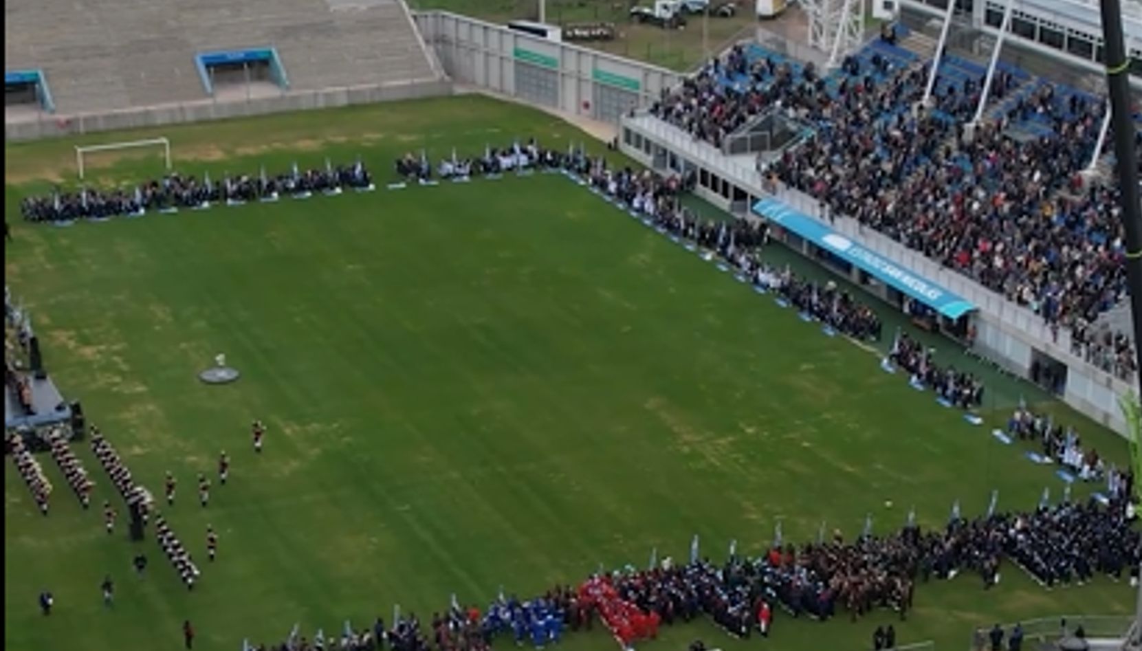 El próximo 27 de junio, a partir de las 15:00, el Estadio San Nicolás será nuevamente el escenario de una de las ceremonias más emotivas del calendario escolar y patriótico de la ciudad. Miles de alumnos de 4° año de las escuelas primarias participarán de la tradicional Promesa de Lealtad a la Bandera, acompañados por sus familias y docentes.