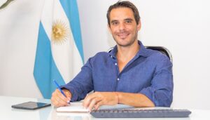 Una sorpresiva versión comenzó a circular en el ámbito político de San Nicolás y podría tener repercusión a nivel nacional. Según afirmó el periodista Gustavo Pacheco durante su programa de streaming "Materia Prima", el exintendente de San Nicolás y referente del partido HECHOS, Manuel Passaglia, tendría decidido competir por la Presidencia de la Nación en las elecciones de 2027.