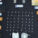 Un importante operativo antidrogas realizado en la ciudad de Baradero culminó con el secuestro de una gran cantidad de estupefacientes, entre ellos éxtasis y TUSI, sustancias habitualmente asociadas al consumo en fiestas electrónicas. Por el tipo de drogas halladas durante el procedimiento, los investigadores creen que parte de la mercadería secuestrada estaba destinada a ser comercializada en ese ámbito.