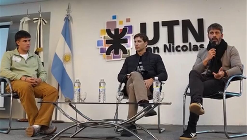El intendente de San Nicolás, Santiago Passaglia, mantuvo un encuentro con estudiantes de la carrera de Ingeniería Industrial de la Universidad Tecnológica Nacional (UTN), en una reunión donde se abordaron las oportunidades de desarrollo profesional que ofrece la ciudad y los desafíos que plantea el actual mercado laboral.
