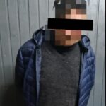 Un violento conflicto entre vecinos terminó con un hombre de 55 años gravemente herido luego de recibir un golpe de puño que le provocó la pérdida de varias piezas dentales. El hecho ocurrió en la tarde del 2 de julio en la ciudad de San Nicolás y culminó con la detención del presunto agresor.