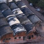La histórica ex fábrica ES.TE.LA (Establecimientos Textiles Latinoamericanos) ya es parte del pasado. La Municipalidad de San Nicolás completó la demolición del antiguo edificio ubicado en la zona norte de la ciudad, poniendo fin a una estructura abandonada desde hace casi tres décadas que se había convertido en una preocupación permanente para los vecinos.