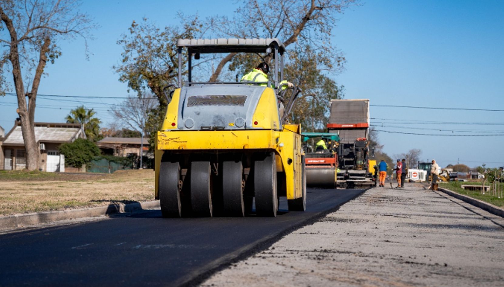 La obra de transformación de la Avenida Paraguay continúa avanzando a buen ritmo y representa una de las intervenciones de infraestructura más importantes que se ejecutan actualmente en San Nicolás. Durante una recorrida por el lugar, el intendente Santiago Passaglia destacó el impacto que tendrán estos trabajos tanto para mejorar el escurrimiento del agua como para optimizar la conectividad de la ciudad.