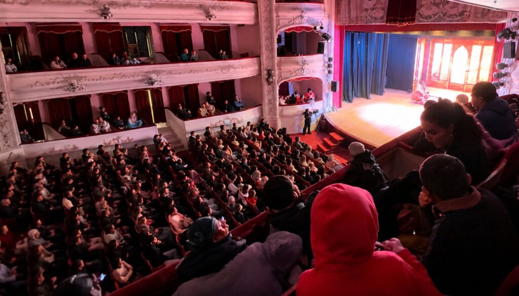 Como ocurre en cada receso escolar de invierno, cientos de chicos de distintos barrios de San Nicolás están viviendo una experiencia inolvidable gracias al programa impulsado por la Municipalidad que les permite asistir gratuitamente a las funciones del Teatro San Nicolás.