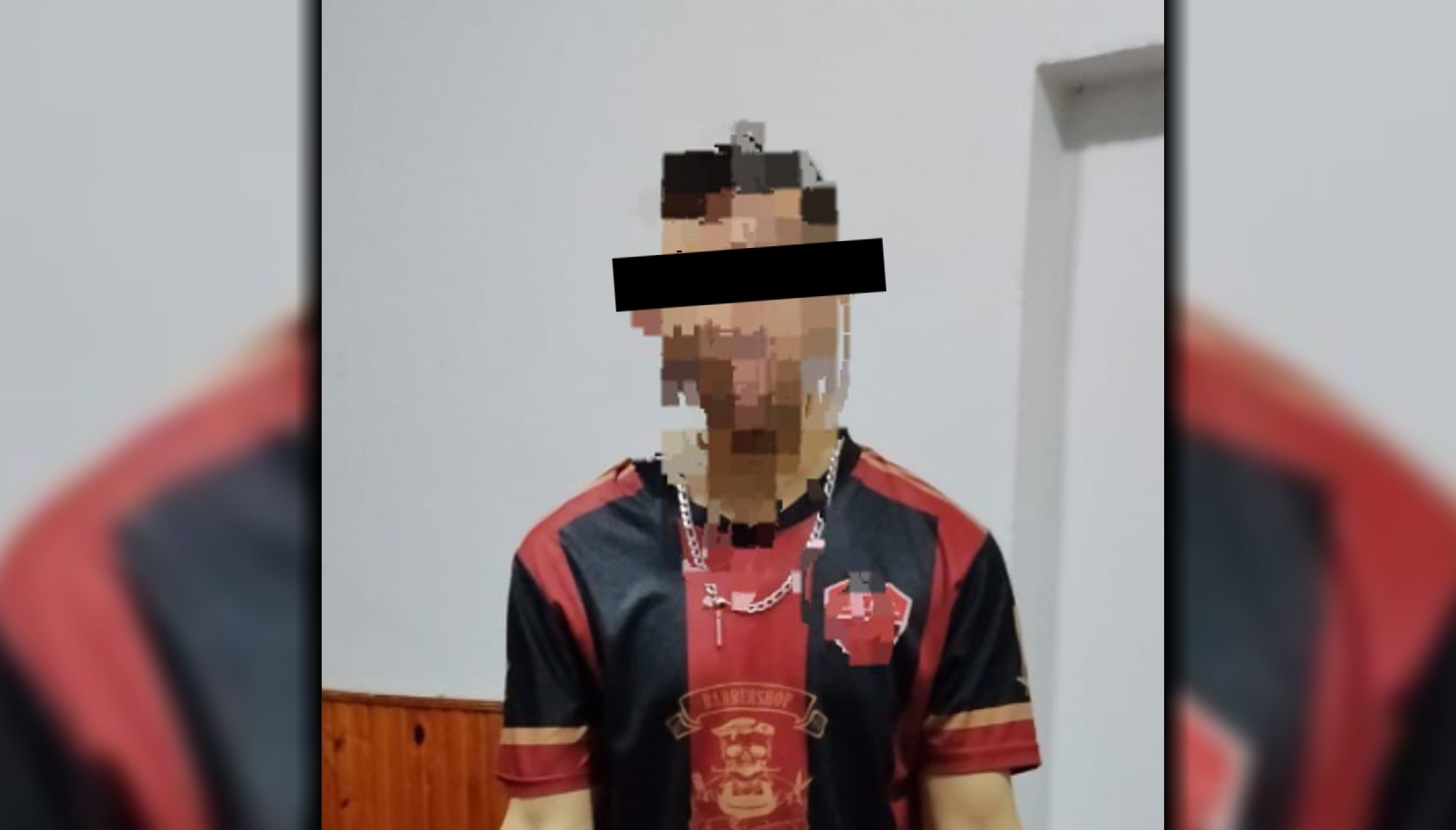 Un hombre de 26 años fue aprehendido este martes 22 de julio en la ciudad de San Nicolás, acusado de amenazar y agredir físicamente a su expareja durante un episodio de violencia de género.