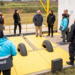 Ante la posibilidad de nuevos fenómenos climáticos con importantes precipitaciones, la Municipalidad de San Nicolás trabaja en la supervisión y puesta a punto de la infraestructura hidráulica de la ciudad, con especial atención en la localidad de La Emilia.
