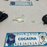 Una investigación llevada adelante por la Delegación Departamental de Investigaciones del Tráfico de Drogas Ilícitas de San Nicolás culminó con dos allanamientos en el barrio Mitre, donde fue detenido un hombre acusado de comercializar estupefacientes desde una vivienda familiar.