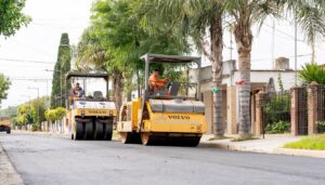 En 2012, San Nicolás contaba con apenas 17 barrios pavimentados. Hoy, más de 80 barrios ya cuentan con las obras de cordón cuneta y pavimento terminadas, en el marco del Plan Integral de Pavimentación impulsado por la Municipalidad.