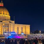 Miles de peregrinos participaron de la tradicional misa nocturna con motivo del 43° aniversario de la Virgen del Rosario, en una jornada marcada por la fe y la presencia de familias y devotos que se acercaron para rendir homenaje y pedir por sus seres queridos.