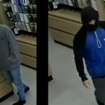 Dos delincuentes protagonizaron un violento robo durante la mañana en un local de venta de celulares ubicado en Francia 75, en pleno centro de San Nicolás. El hecho ocurrió en el comercio Tope de Gama y quedó registrado por las cámaras de seguridad del establecimiento.