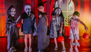 San Nicolás se prepara para vivir tres jornadas especiales con la llegada de Halloween. Este sábado 10, domingo 11 y lunes 12 de octubre, desde las 18 horas, el Empedrado de la Costanera se transformará en el escenario de una celebración que promete reunir a vecinos y visitantes con disfraces, personajes y mucha creatividad.